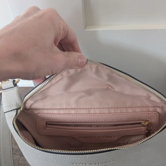 Sidekick-Poppy & Peonies Gray Crossbody Bag - Picture 7 of 8